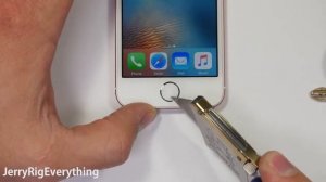 краш тест айфон SE против айфон 5s