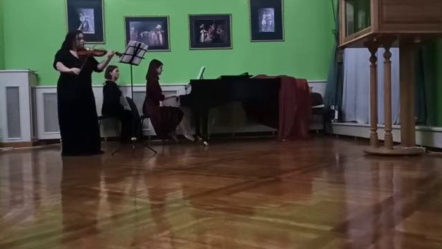 А. Моцарт вариации соль-минор, исп. Калинкова Полина, Казакова Анастасия смотреть онлайн
