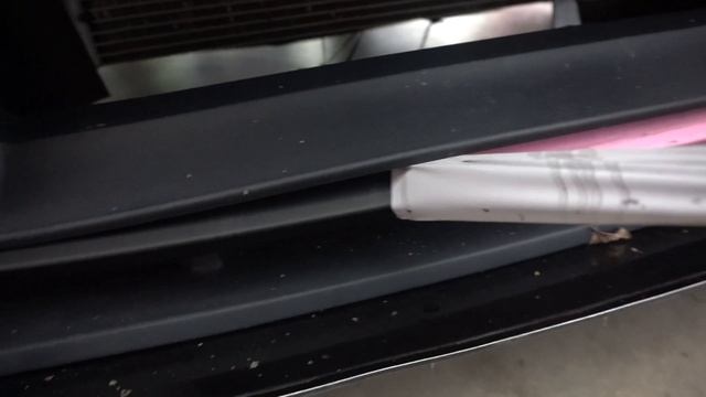 REMOVING PIGGY’S INFAMOUS SATIN PINK WRAP смотреть онлайн