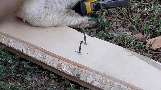 Как вытащить гнутый гвоздь. смотреть онлайн