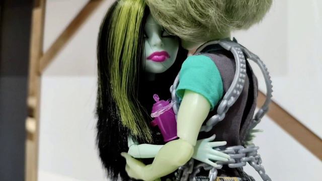 Мания/с днём святого Валентина/stopmotion/monster high/ смотреть онлайн