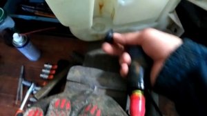 NISSAN ALMERA бачок омывателя  (никогда так не ремонтируйте!!!)