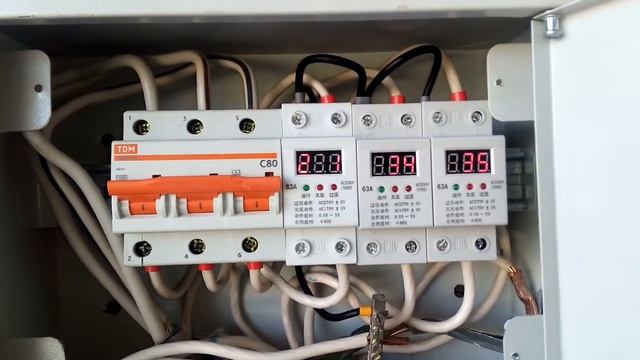 Однофазное реле напряжения в трехфазной сети [Электро - Видео] смотреть онлайн