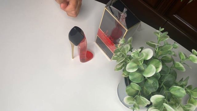 МОЙ НОВЫЙ АРОМАТ/ Carolina Herrera Very Good Cirl Eau de Parfum смотреть онлайн
