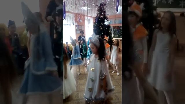 Серебристые снежинки смотреть онлайн