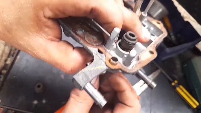 Carburetor repair/ Overflowing/Gas flooding /How to eliminate excess fuel смотреть онлайн