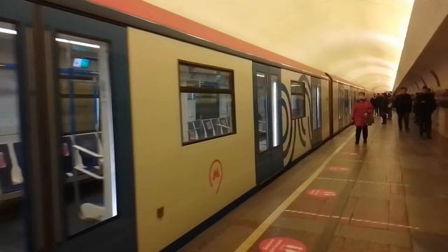 ПЕРЕХОД И Станция метро "ТАГАНСКАЯ" РАДИАЛЬНАЯ. смотреть онлайн