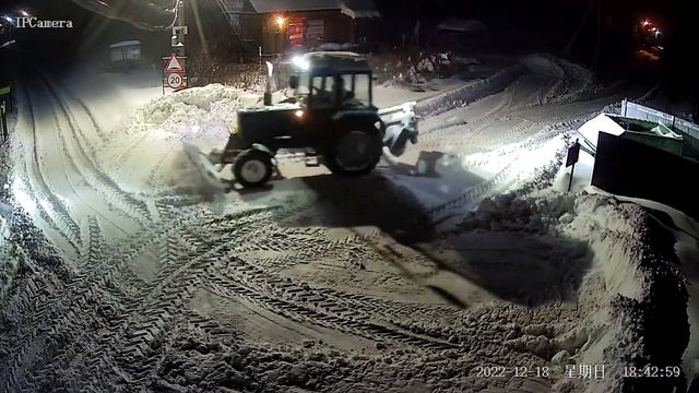 Рекордное ненастье. Уборка снега 18.12.2022г. в СНТ "Ручеёк-99" смотреть онлайн