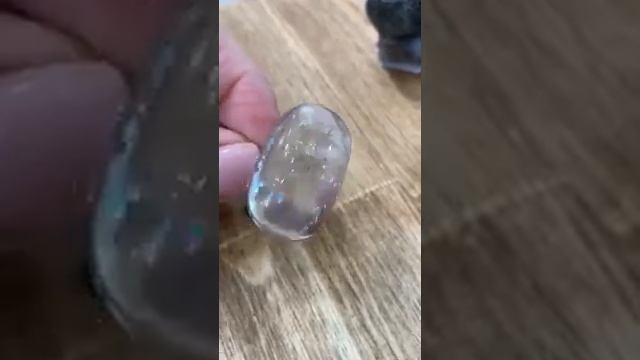 Кольцо с радужным Кварцем смотреть онлайн