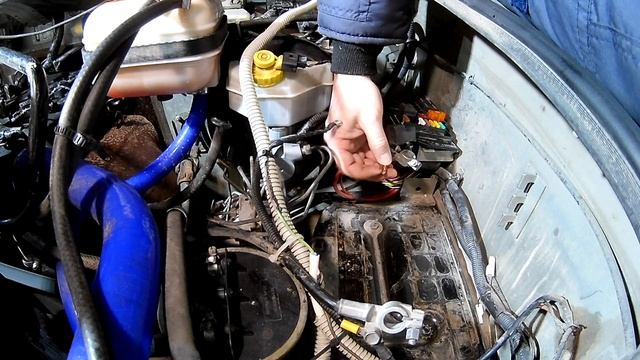 Пропало напряжение УАЗ Патриот. Решаем проблему с силовым предохранителем на 80А. смотреть онлайн