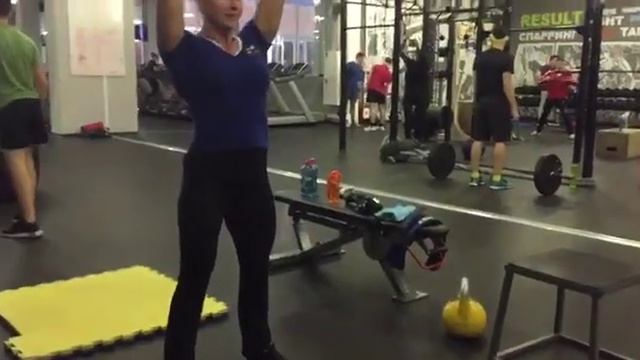 Суперсет на антагонисты пресс и разгибатели спины наклоны и планка с фитболом смотреть онлайн