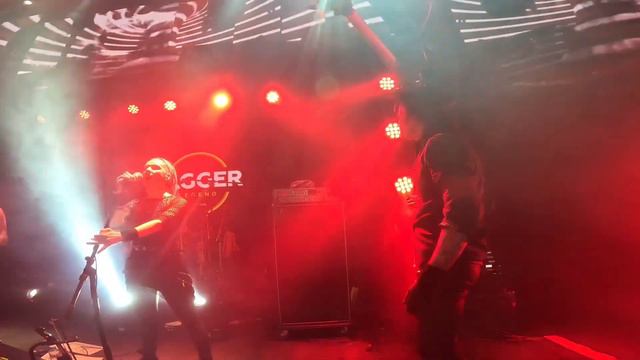 Влог басиста: начало концертного года с Линдой! Питер, клуб Jagger 🔥🤘 смотреть онлайн
