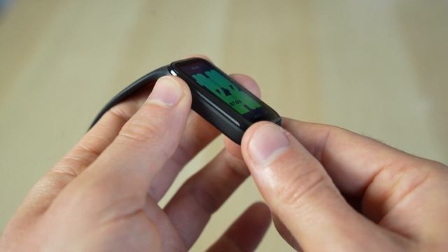 Recensione Xiaomi Redmi Smart Band 2: economica, ma affidabile e completa смотреть онлайн