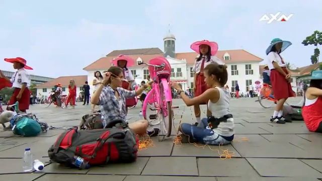THE AMAZING RACE ASIA S5 E1 - "The Race is On!" смотреть онлайн