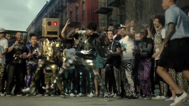 LMFAO - Party Rock Robot Dance (Looped) смотреть онлайн