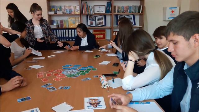 Дана Жол. Ученики школы №83 играют в "Капиталист VS. Клоун" - №2 смотреть онлайн