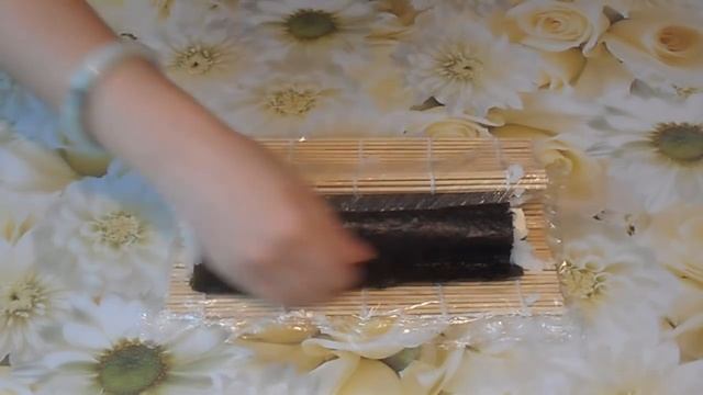 Теплые роллы с курицей смотреть онлайн