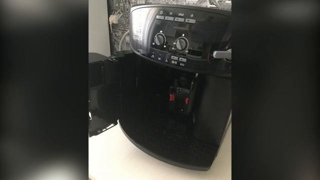 Кофемашина De'Longhi ESAM 2600 смотреть онлайн