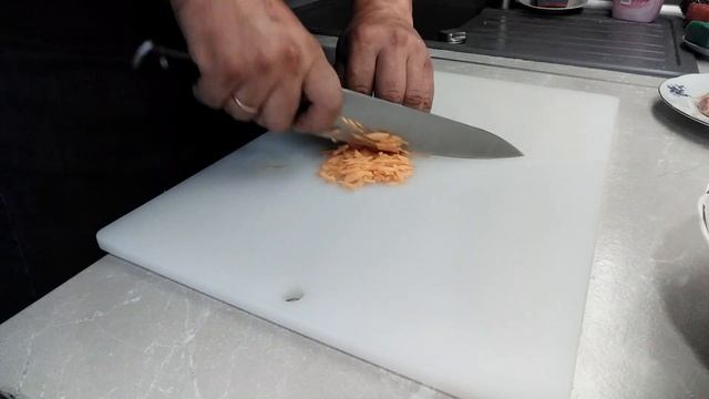 Нож шеф-повара. нерж. клинок 20см. (рабочие моменты 12) смотреть онлайн