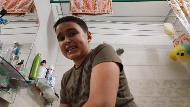 Как правильно чистить зубы? РЖАКА СМЕЯКА ( я сломал зеркало)(зеркало сломала щётка) смотреть онлайн