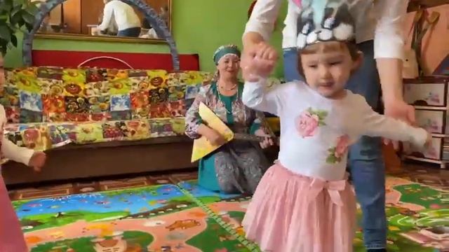 Школа раннего фольклорного развития "Ладушки" смотреть онлайн