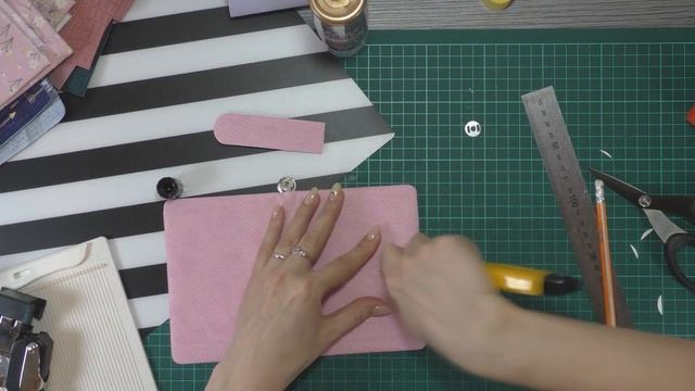 Обложка на паспорт из кожзама с тканевыми форзацами. МК смотреть онлайн