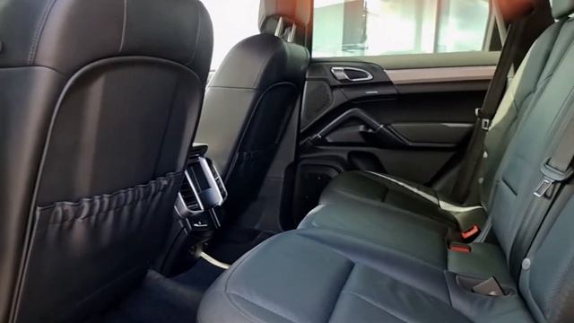 Porsche Cayenne Diesel  2012  samochód używany