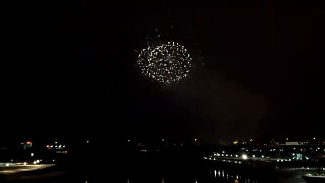 New Year's Eve Fireworks on the Missouri 2012 смотреть онлайн