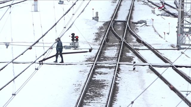 В Серпухове регулярно проходят рейды по безопасности на железной дороге смотреть онлайн