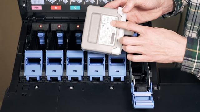 Canon ImagePROGRAF Pro-4000 Wide Format Printer Ink Cartridge Change and Costs смотреть онлайн
