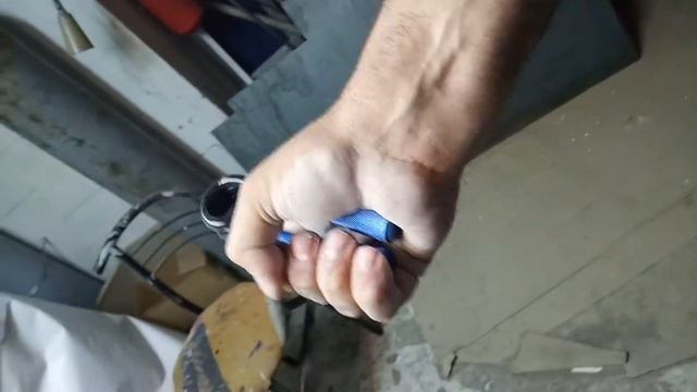 Heavy Grip 300 Lb (136 Kg) Almost Closed