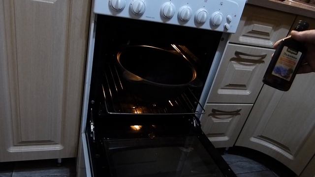 Подготовка чугунного казана 4,5 литра к использованию. Этап 2. смотреть онлайн