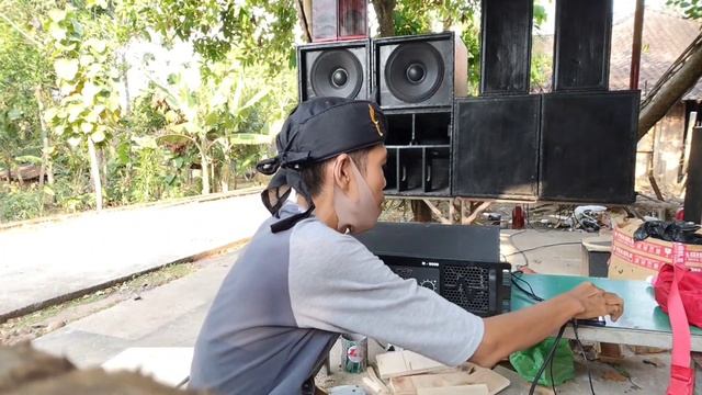 POWER BUAT SPEAKER 18 IN X 4 KAYAK APA YA... смотреть онлайн