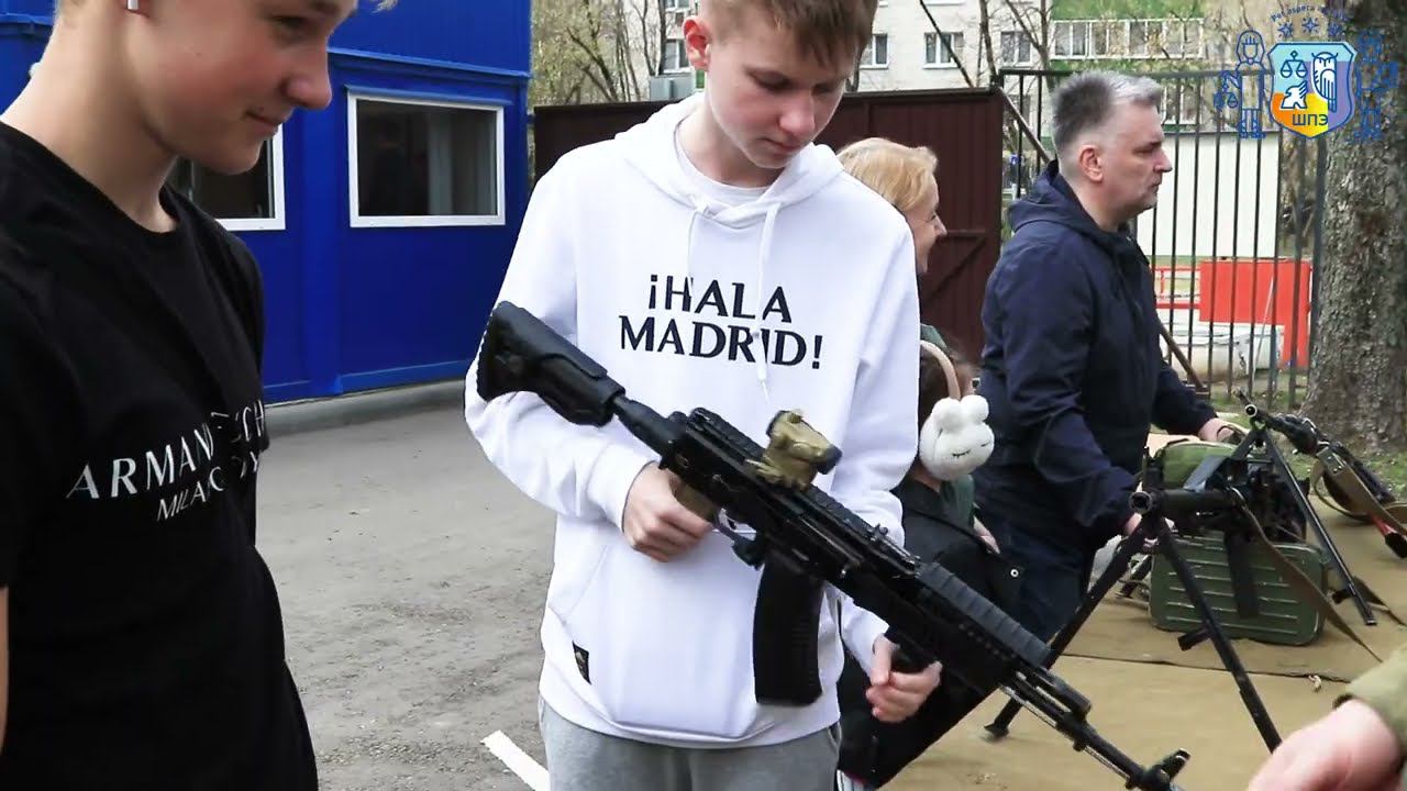 Выезд в Колледж полиции смотреть онлайн