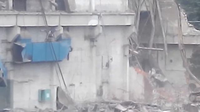 Маленький вертолет с камерой.. снос завода смотреть онлайн