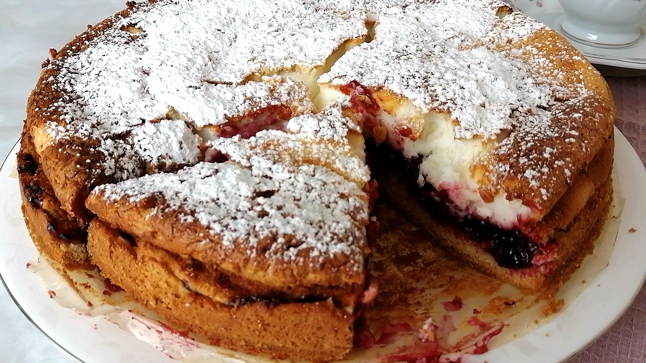 Пирог с йогуртом. Тающий во рту, мало теста, много начинки смотреть онлайн