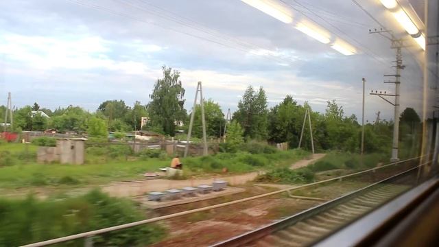 Прибываем на реконструируемую станцию Катуар на электропоезде в Москву смотреть онлайн