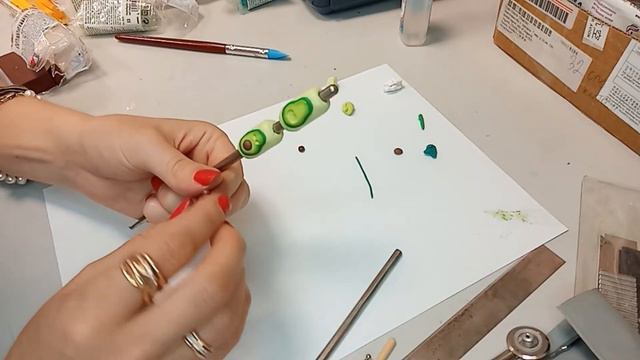 Бусины Авокадо из полимерной глины смотреть онлайн