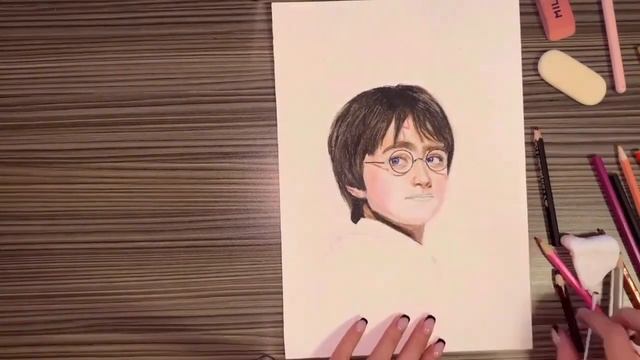 Портрет Гарри Поттера цветными карандашами | Speed Drawing Portrait Harry Potter смотреть онлайн