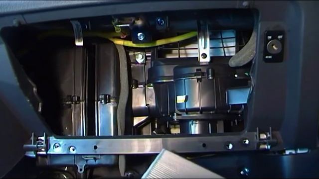 CAMBIO FILTRO DE POLEN O INTERIOR HABITACULO CHEVROLET AVEO (2010) смотреть онлайн