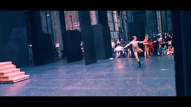 Bajadere GOLDEN IDOL. ULIAN TOPOR смотреть онлайн