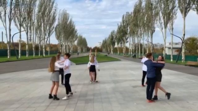 Осінній бал 2020 смотреть онлайн