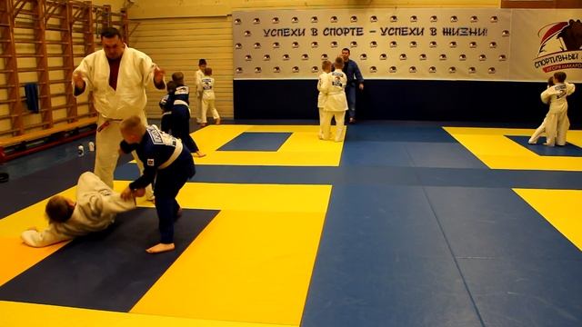 Старшая группа в 44 школе смотреть онлайн