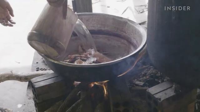 A Communist Regime Nearly Ended Cambodia’s Silk Tradition. One Woman Is Fighting To Preserve It смотреть онлайн