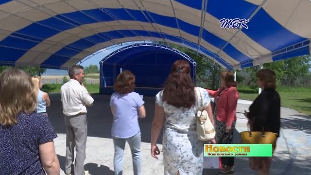 В ДООЦ «Радужный» Искитимского района построили новую сцену смотреть онлайн