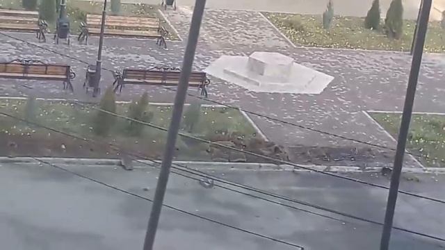 Снесли бордюр возле ЦДК смотреть онлайн