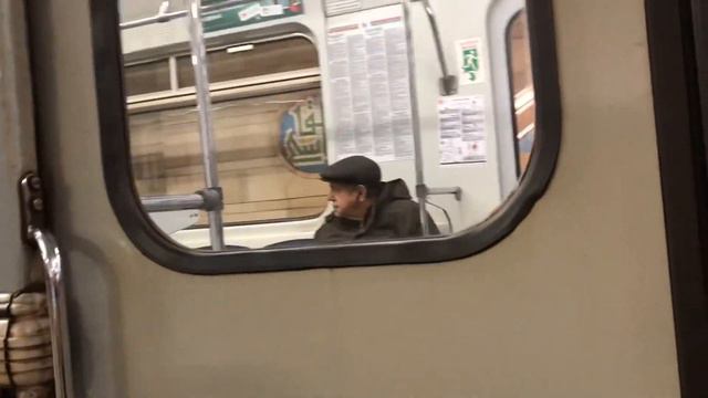 Приехал в КАЗАНЬ покататься на МЕТРО смотреть онлайн