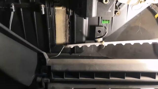 Замена фильтра салона Honda HR-V смотреть онлайн