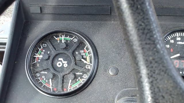 недо МТЗ-82.1 холодний пуск двома руками смотреть онлайн