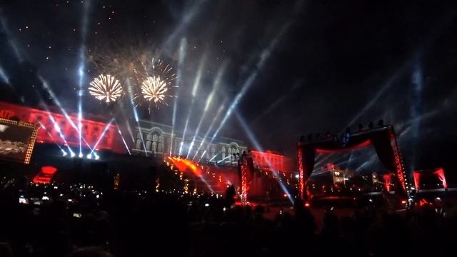 Великолепное осеннее шоу "Закрытие фонтанов в Петергофе" (часть 1) смотреть онлайн